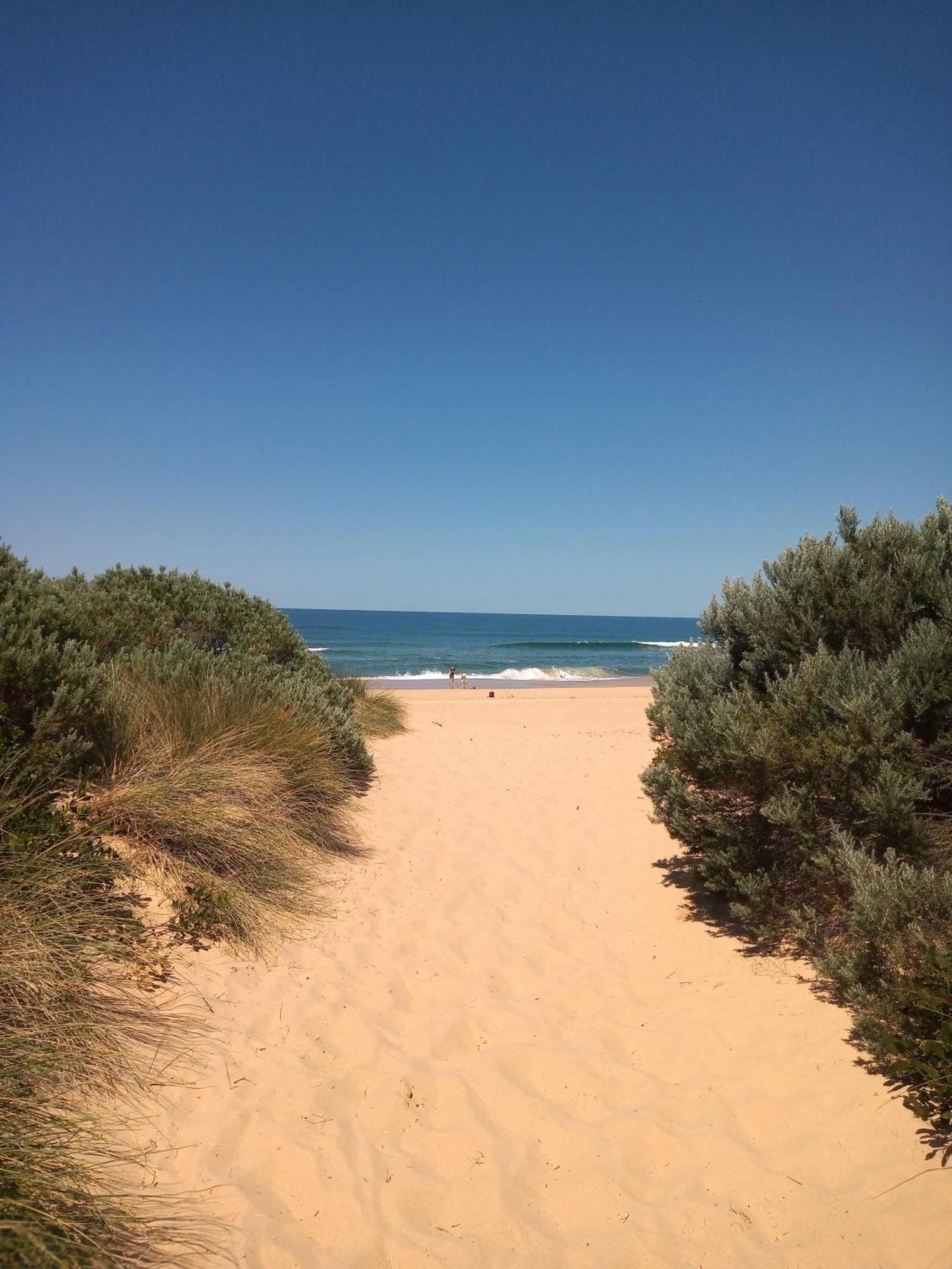 Lakes Entrance Waterfront Cottages With King Beds Kültér fotó