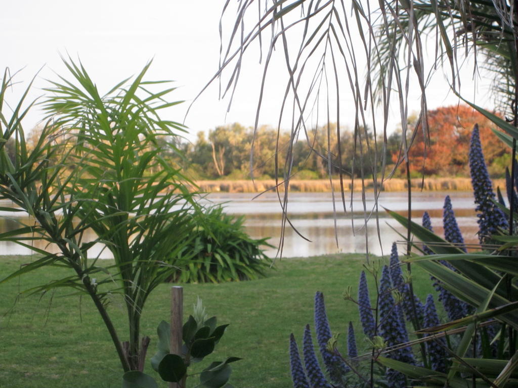 Lakes Entrance Waterfront Cottages With King Beds Kültér fotó