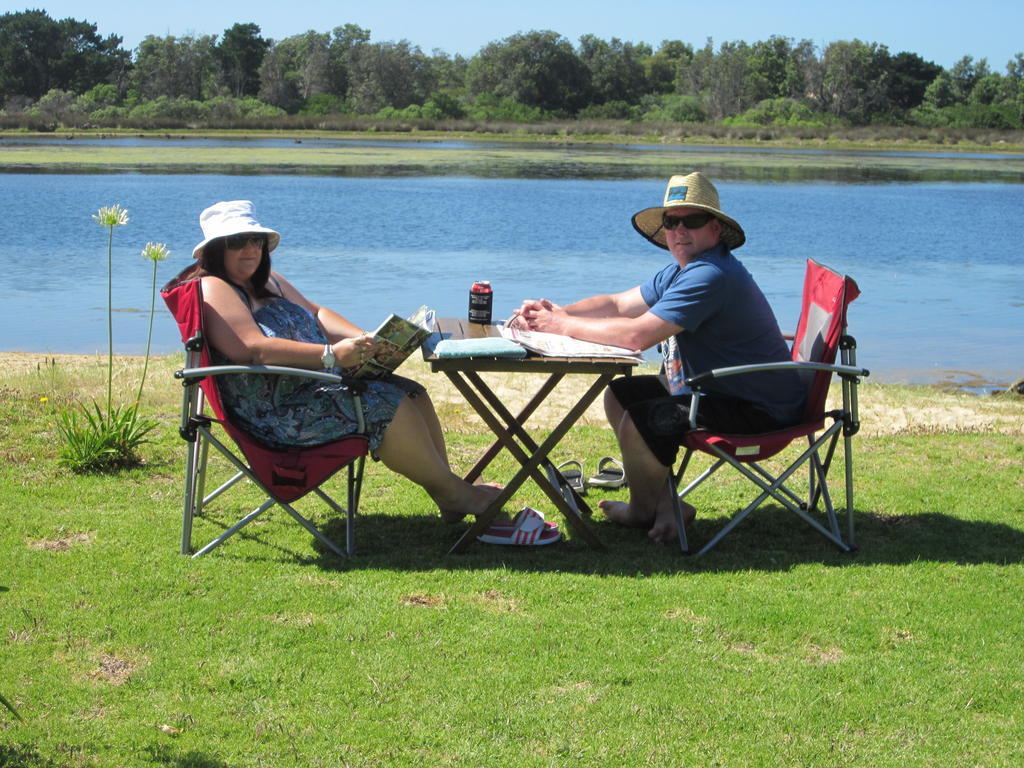Lakes Entrance Waterfront Cottages With King Beds Kültér fotó