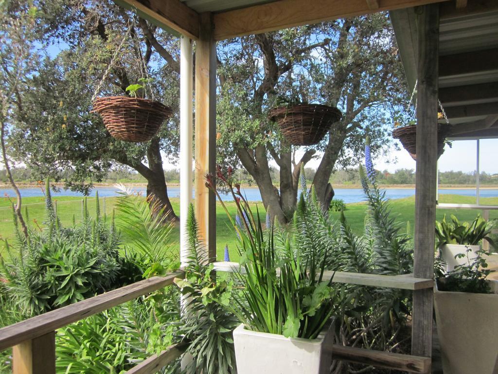 Lakes Entrance Waterfront Cottages With King Beds Kültér fotó