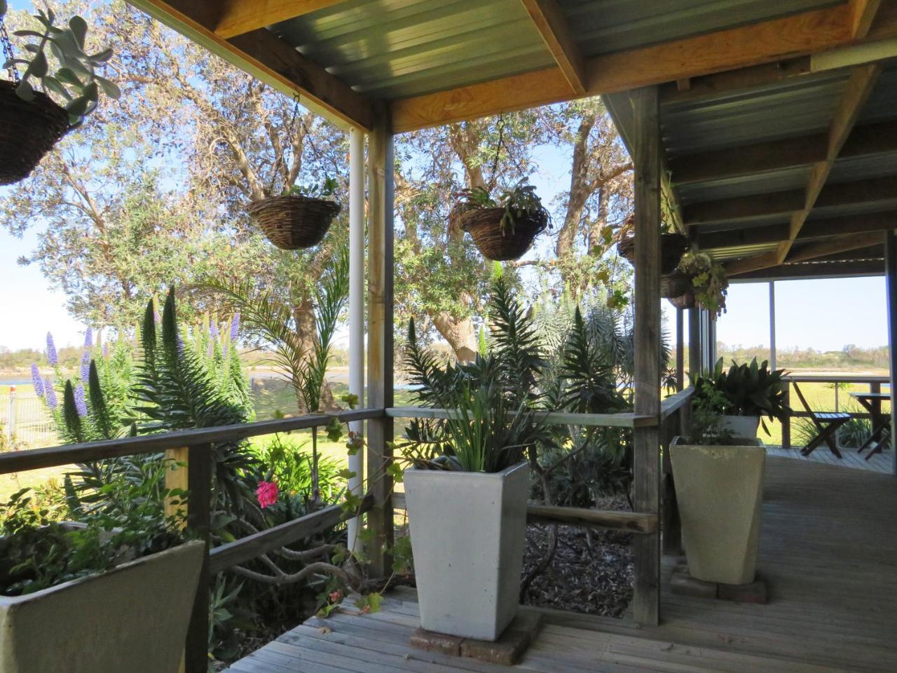 Lakes Entrance Waterfront Cottages With King Beds Kültér fotó