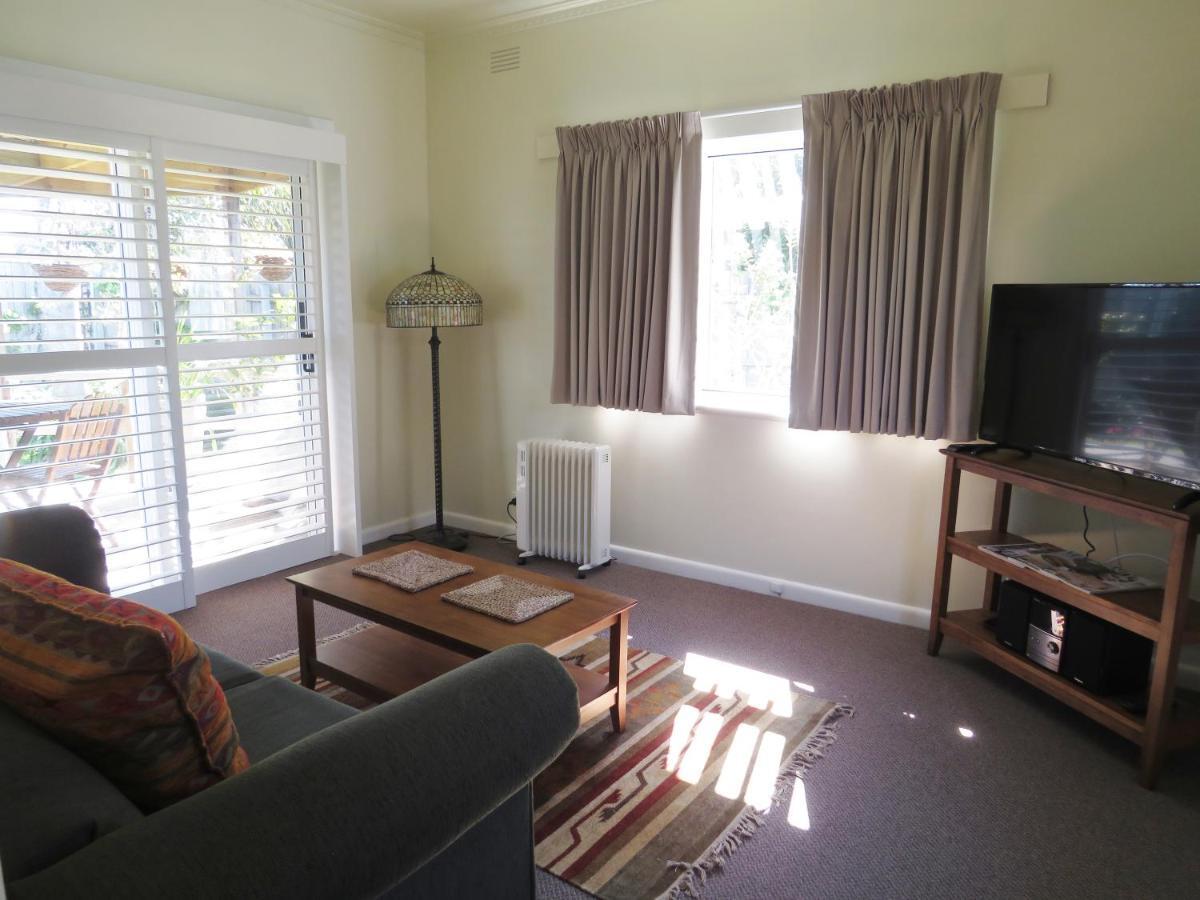 Lakes Entrance Waterfront Cottages With King Beds Kültér fotó